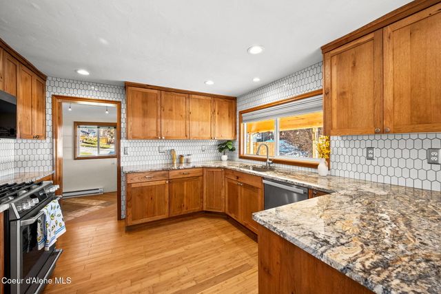 16587 E 6th St, Bayview, ID 83803
