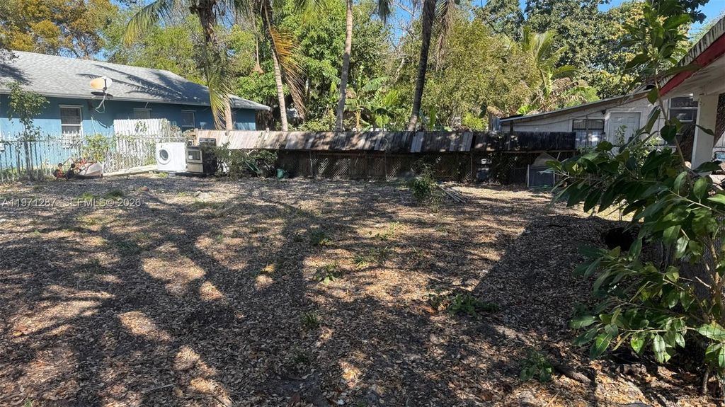 7613 NE 3rd Avenue, Miami, FL 33138