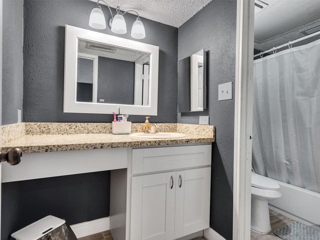 1515 Sandy Springs Road 201, Houston, TX 77042