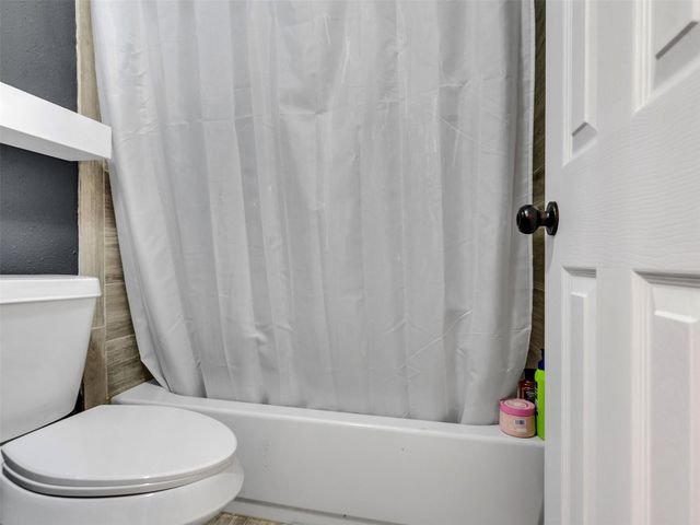 1515 Sandy Springs Road 201, Houston, TX 77042