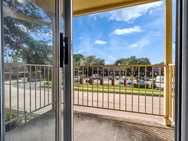 1515 Sandy Springs Road 201, Houston, TX 77042