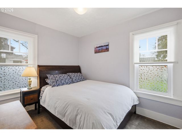 557 W 19TH Ave, Eugene, OR 97401