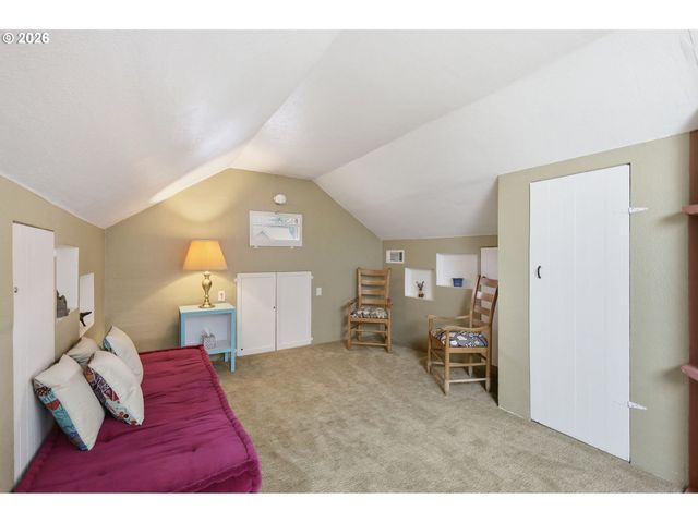 557 W 19TH Ave, Eugene, OR 97401