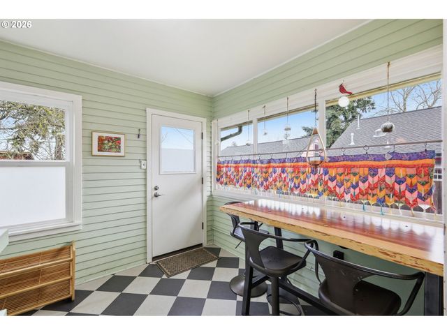 557 W 19TH Ave, Eugene, OR 97401