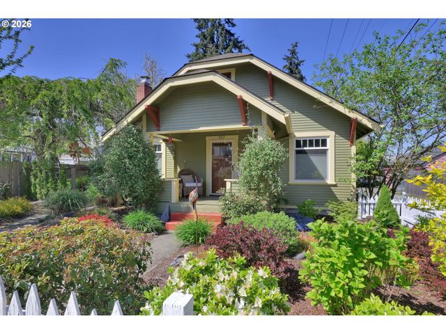 557 W 19TH Ave, Eugene, OR 97401