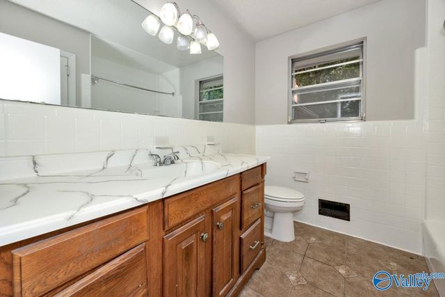 2420 Redmont Road, Huntsville, AL 35810