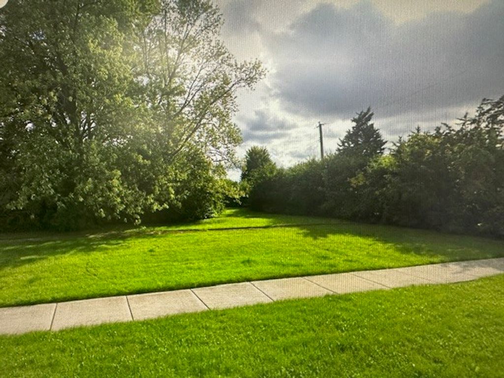 429 W Army Trail Road, Addison, IL 60101