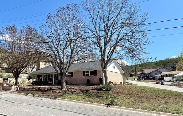1501 Ford St, Kerrville, TX 78028