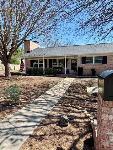 1501 Ford St, Kerrville, TX 78028