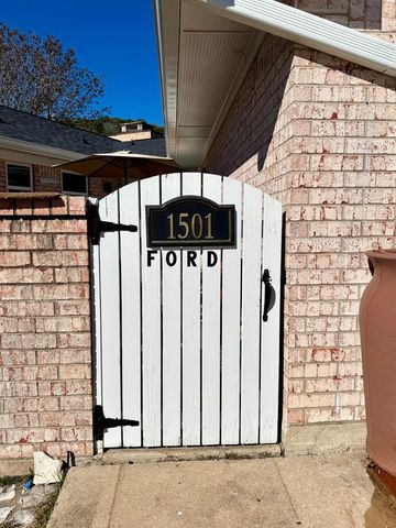 1501 Ford St, Kerrville, TX 78028