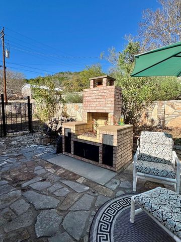 1501 Ford St, Kerrville, TX 78028