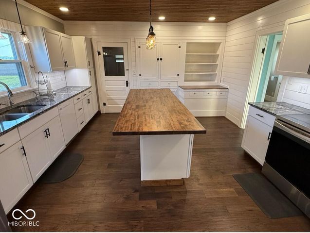 5682 S 800 W, Tipton, IN 46072