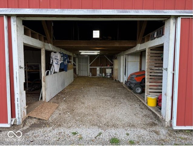 5682 S 800 W, Tipton, IN 46072