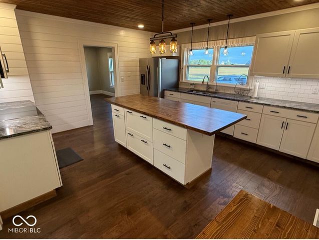 5682 S 800 W, Tipton, IN 46072