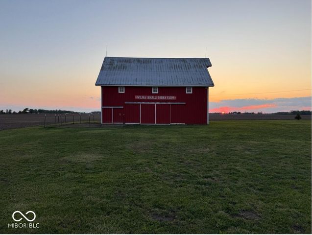 5682 S 800 W, Tipton, IN 46072