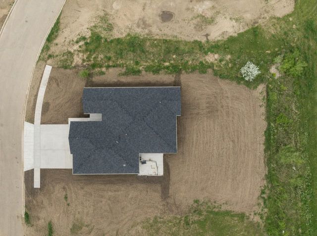 3801 45TH ST SE, Minot, ND 58701