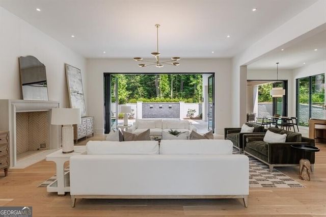 2983 Habersham Court NW, Atlanta, GA 30305