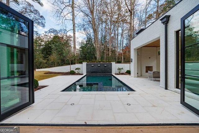 2983 Habersham Court NW, Atlanta, GA 30305