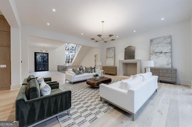 2983 Habersham Court NW, Atlanta, GA 30305