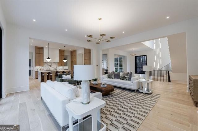 2983 Habersham Court NW, Atlanta, GA 30305