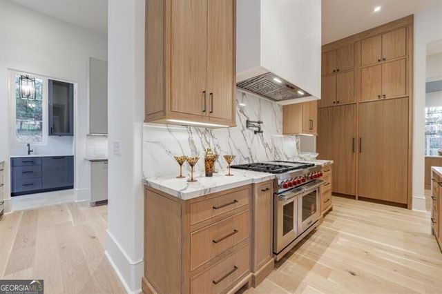 2983 Habersham Court NW, Atlanta, GA 30305