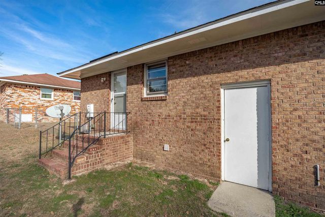 324 GATLIN Drive, Hopkins, SC 29061