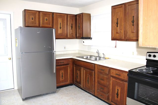 138 Crestwood Drive, New Whiteland, IN 46184