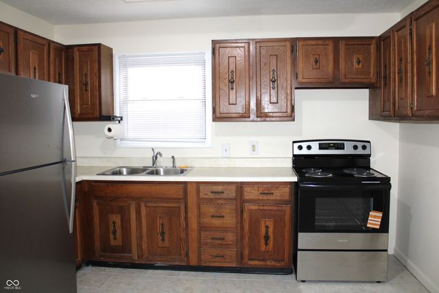 138 Crestwood Drive, New Whiteland, IN 46184