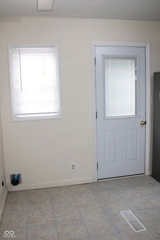 138 Crestwood Drive, New Whiteland, IN 46184