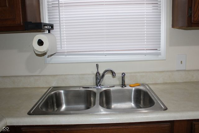 138 Crestwood Drive, New Whiteland, IN 46184