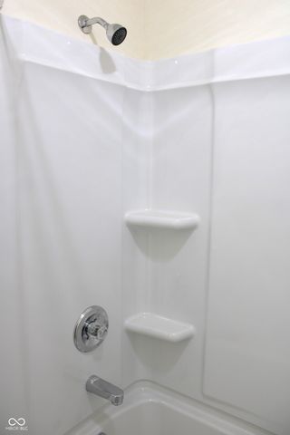 138 Crestwood Drive, New Whiteland, IN 46184