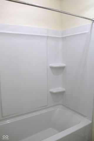 138 Crestwood Drive, New Whiteland, IN 46184