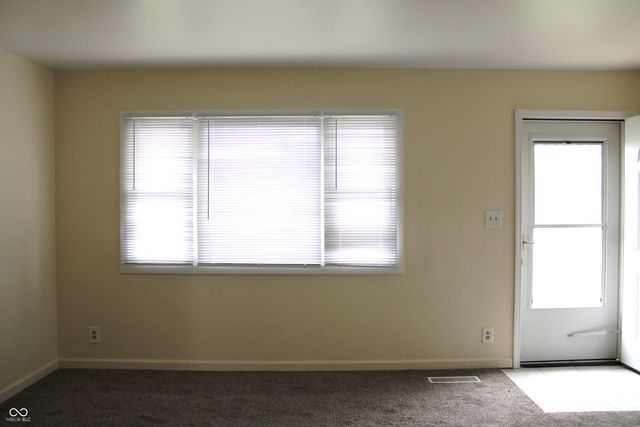 138 Crestwood Drive, New Whiteland, IN 46184