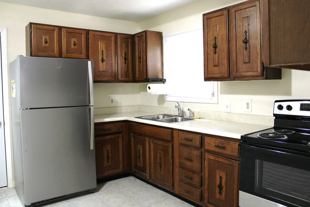 138 Crestwood Drive, New Whiteland, IN 46184