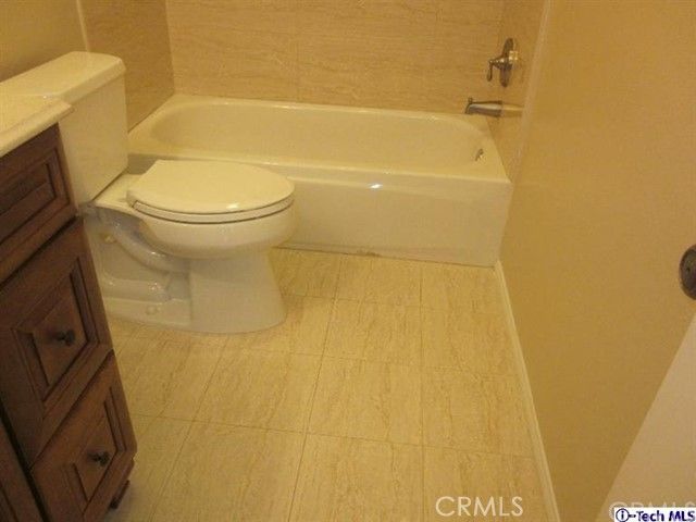 9542 Via Venezia, Burbank, CA 91504