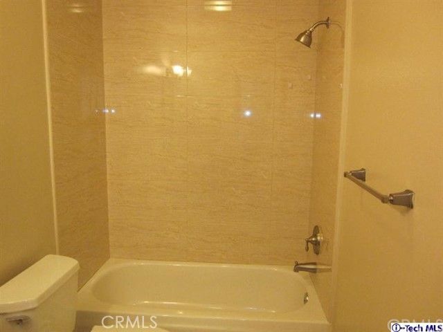 9542 Via Venezia, Burbank, CA 91504