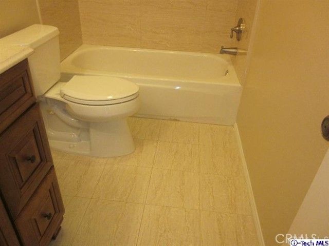 9542 Via Venezia, Burbank, CA 91504