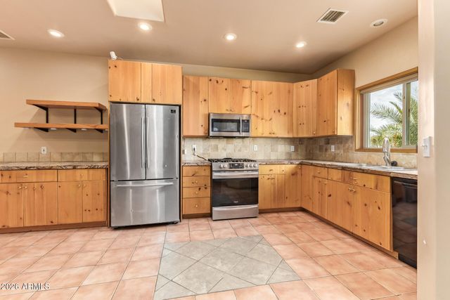 15137 S Moon Valley Road, Arizona City, AZ 85123