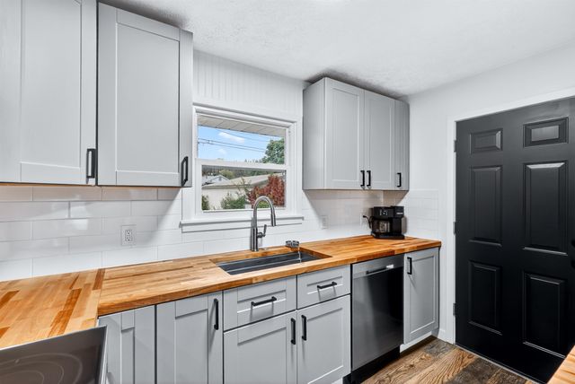 4007 E Grace Ave, Spokane, WA 99212