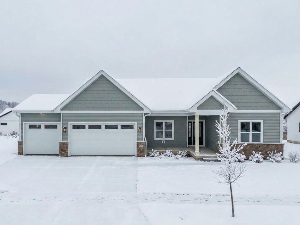 7712 Larkspur Lane, Deforest, WI 53532