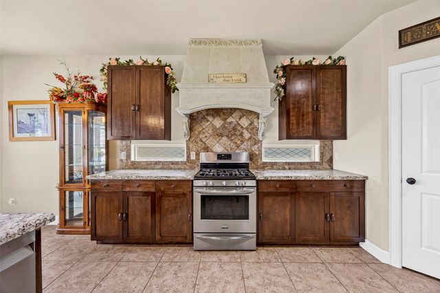 119 Crown Point Court, Magnolia, TX 77354