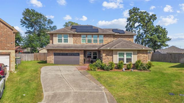 119 Crown Point Court, Magnolia, TX 77354