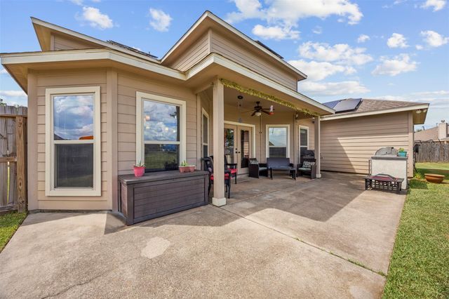 119 Crown Point Court, Magnolia, TX 77354