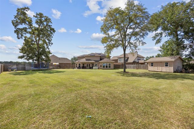 119 Crown Point Court, Magnolia, TX 77354