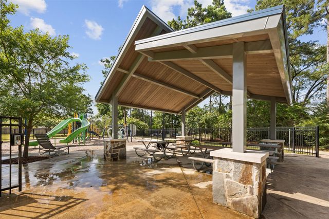 119 Crown Point Court, Magnolia, TX 77354