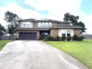 119 Crown Point Court, Magnolia, TX 77354
