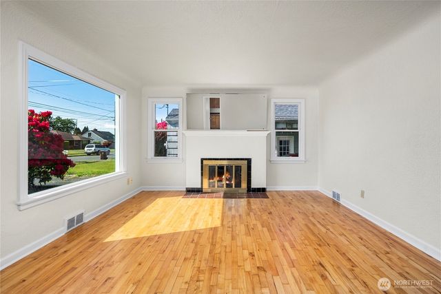6027 S Bell Street, Tacoma, WA 98408