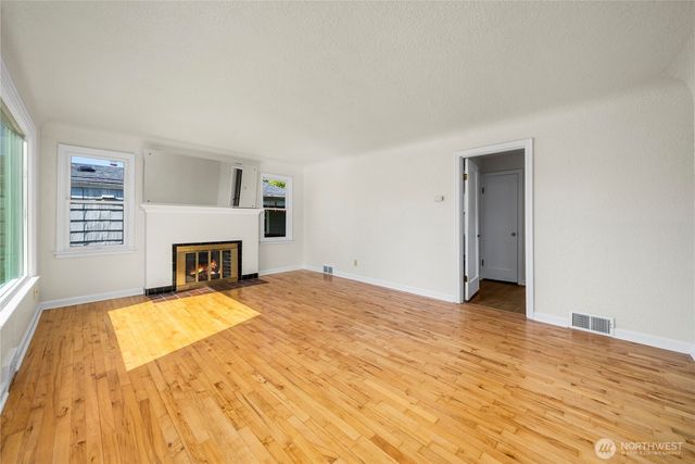 6027 S Bell Street, Tacoma, WA 98408