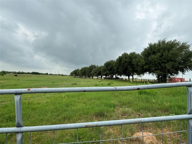 5848 Mieth Road, Sealy, TX 77474