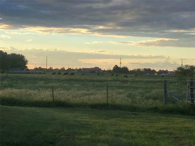 5848 Mieth Road, Sealy, TX 77474